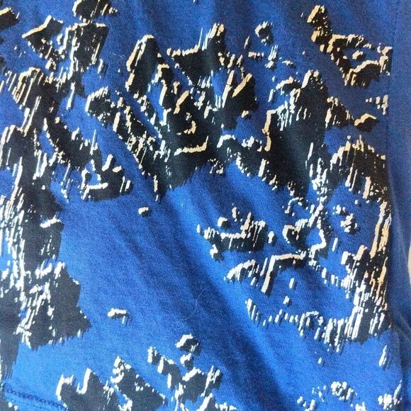 Tahari T-shirt with Foil print design - Picture 7 of 10